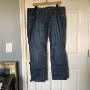 American Eagle Straight Jeans Size 12 Short